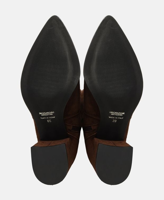 Wadenhohe Stiefel