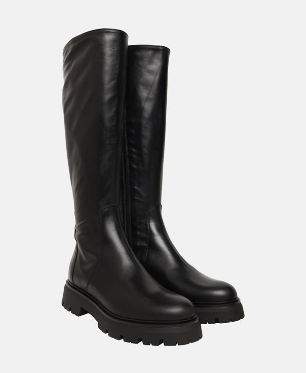 Wadenhohe Stiefel