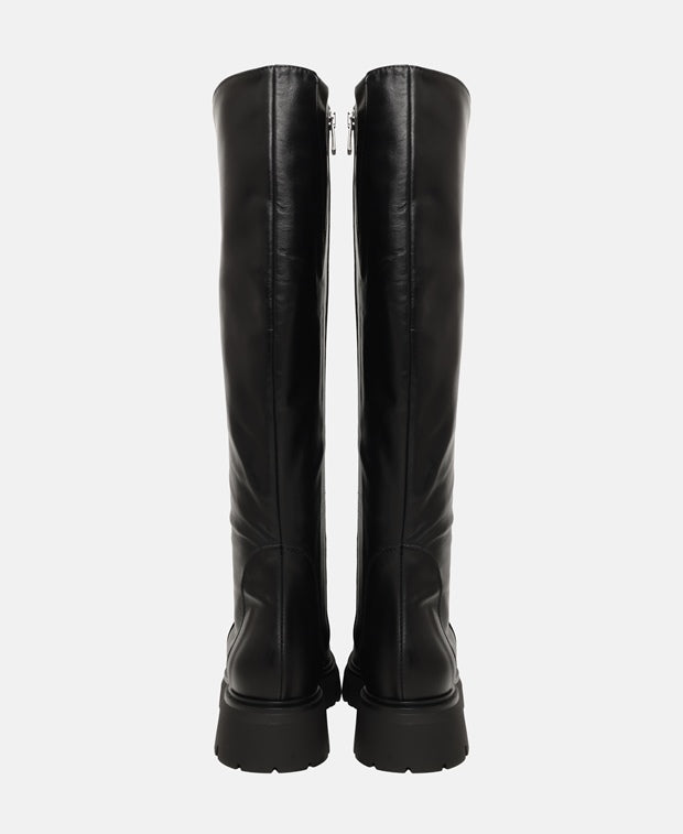 Wadenhohe Stiefel