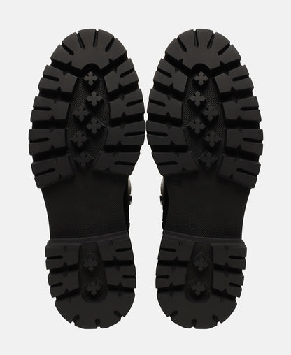 Wadenhohe Stiefel