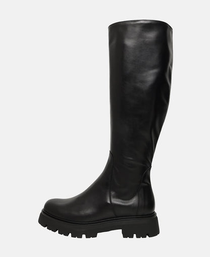 Wadenhohe Stiefel