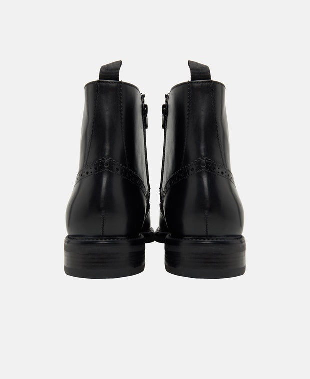 Schnürstiefeletten