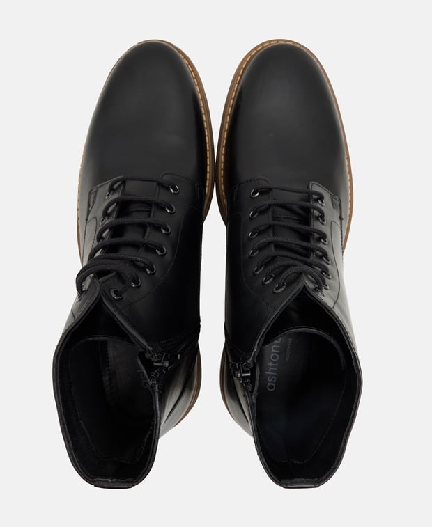 Schnürboots