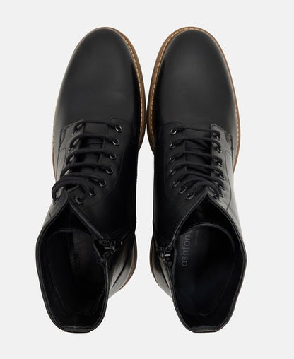 Schnürboots