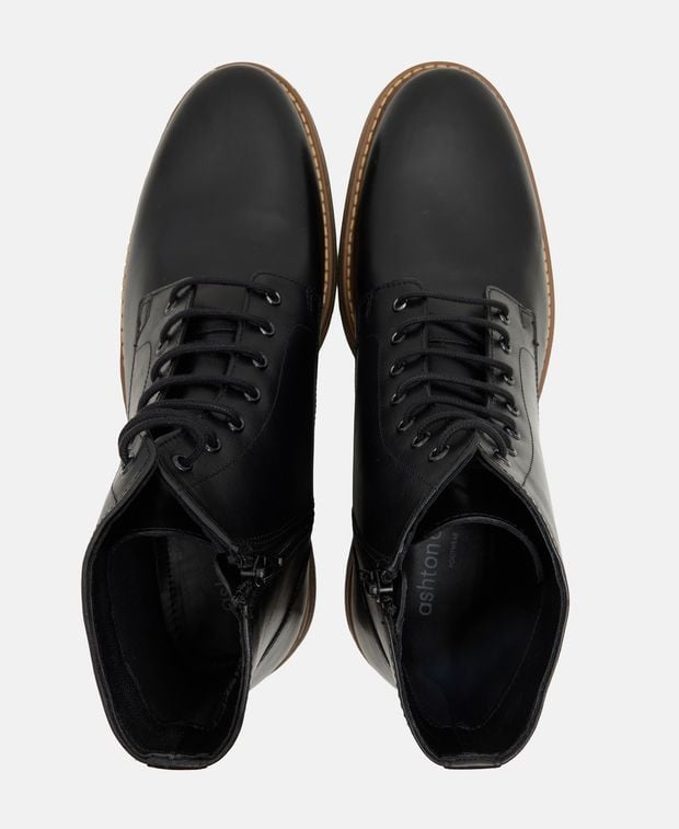 Schnürboots
