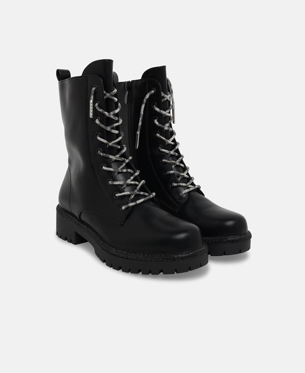 Schnürstiefeletten