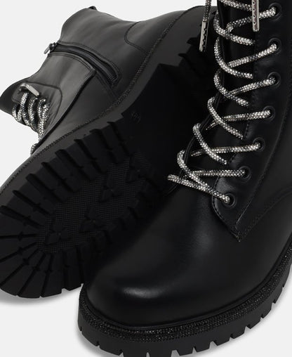 Schnürstiefeletten