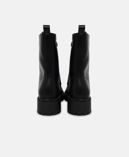 Schnürstiefeletten