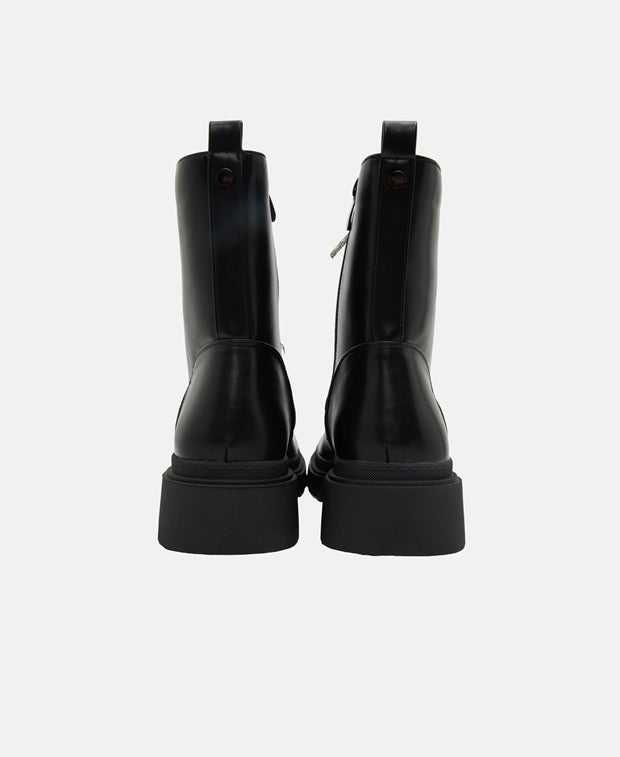 Schnürstiefeletten