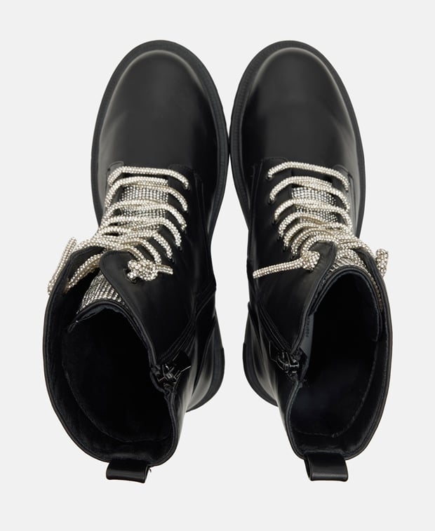 Schnürstiefeletten