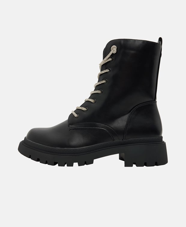 Schnürstiefeletten