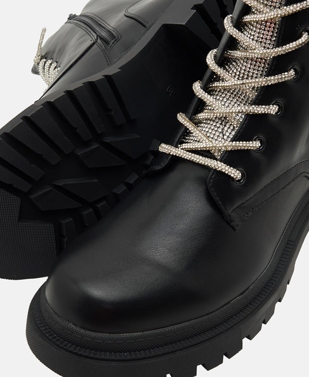 Schnürstiefeletten