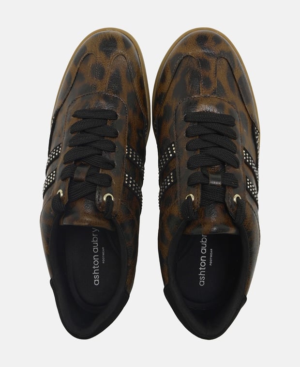 Sneaker