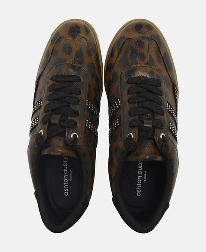 Sneaker