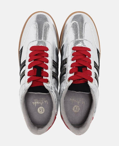 Sneaker