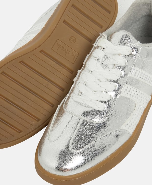 Sneaker