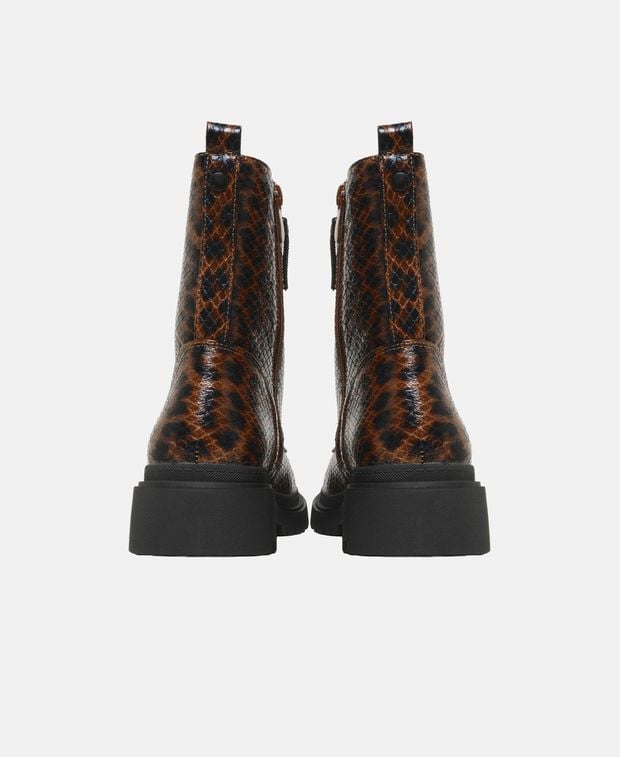Schnürstiefeletten