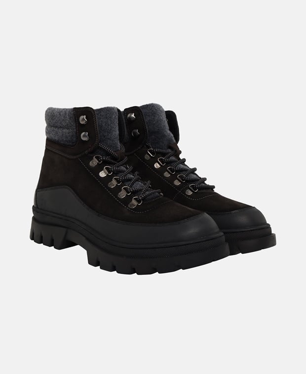 Schnürstiefeletten