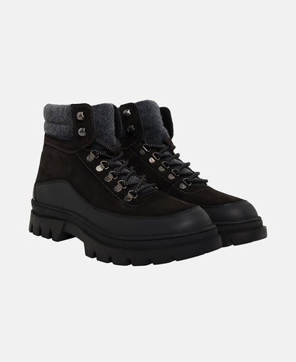 Schnürstiefeletten