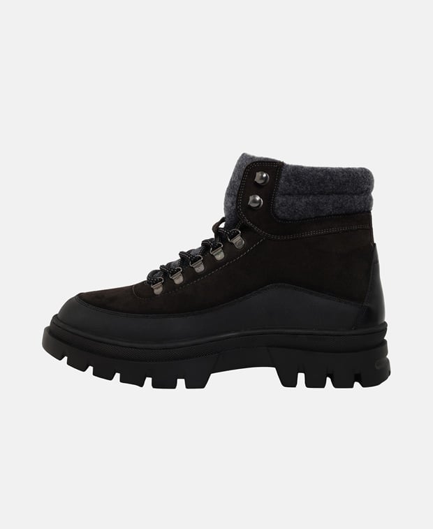 Schnürstiefeletten