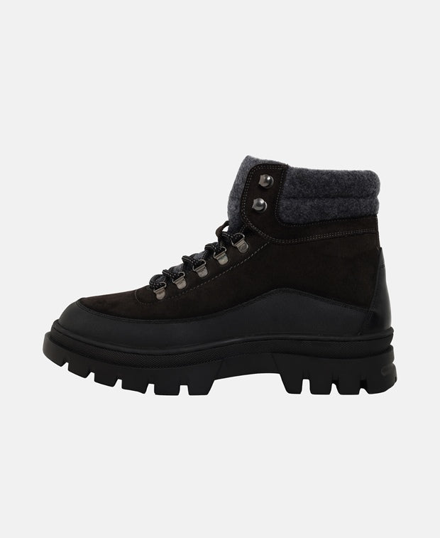 Schnürstiefeletten