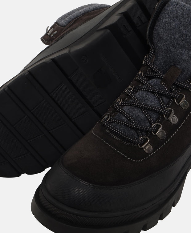 Schnürstiefeletten