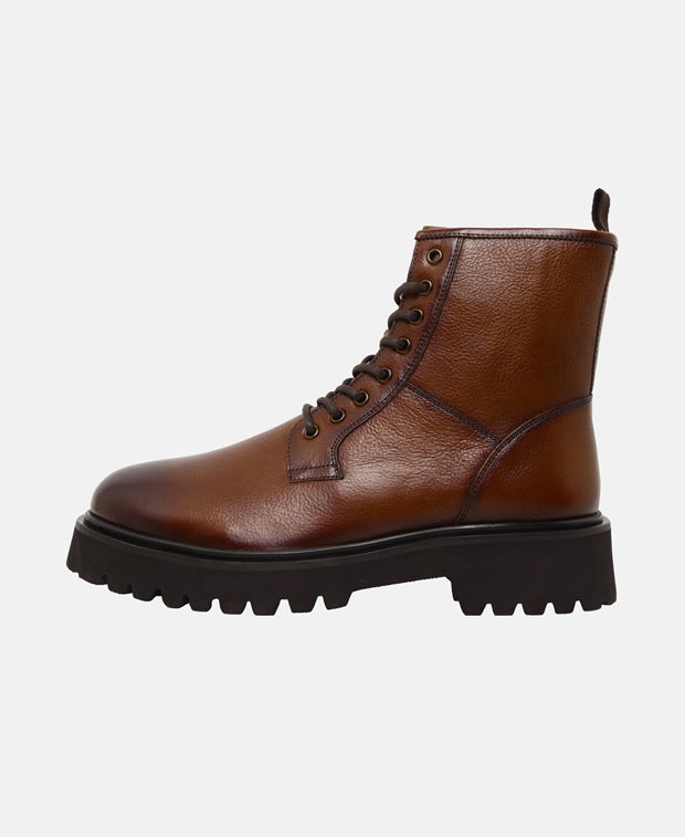 Schnürstiefeletten