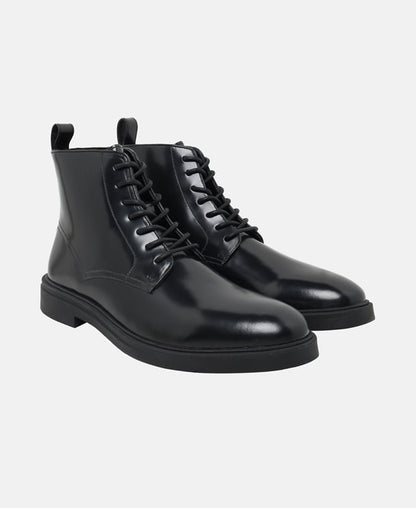 Schnürstiefeletten