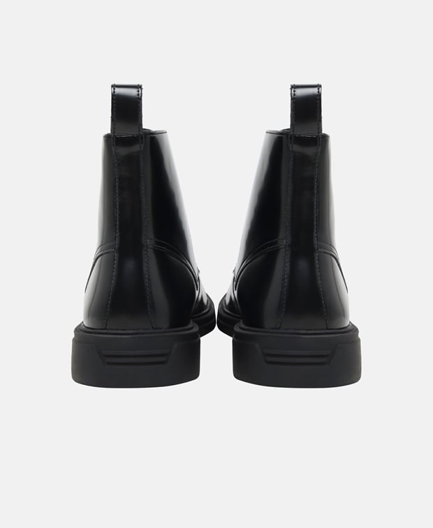 Schnürstiefeletten