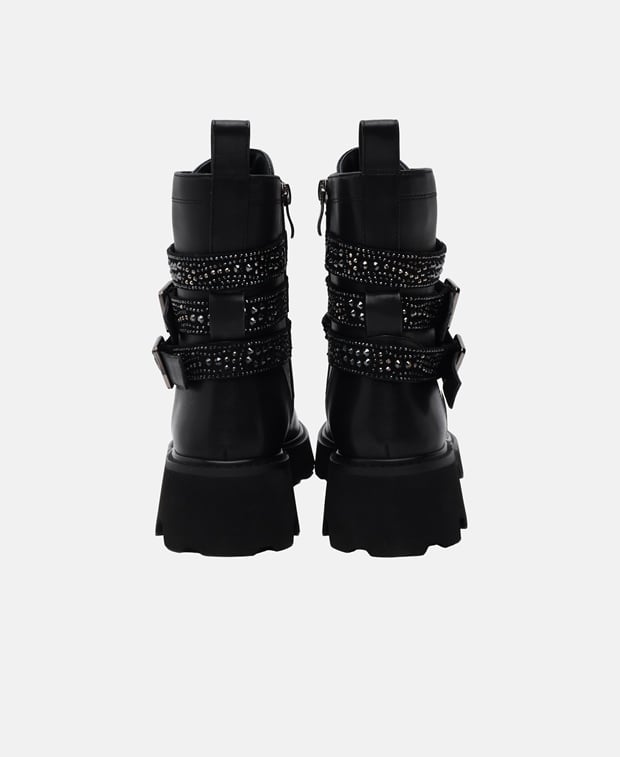 Schnürstiefeletten