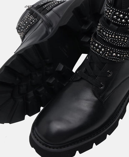 Schnürstiefeletten