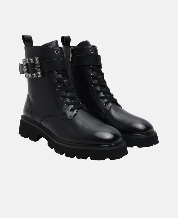Schnürstiefeletten