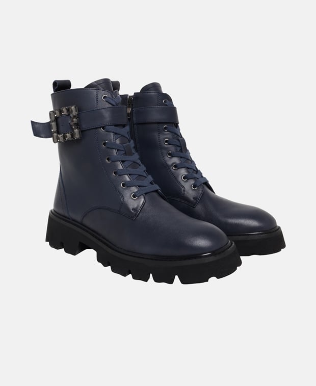 Schnürstiefeletten