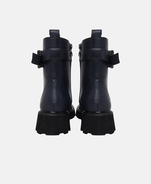 Schnürstiefeletten