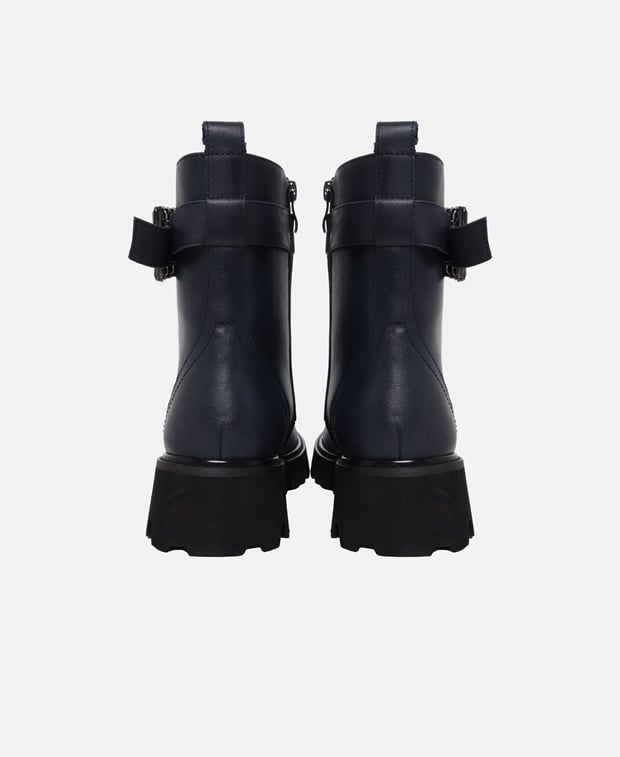 Schnürstiefeletten