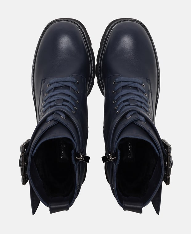 Schnürstiefeletten