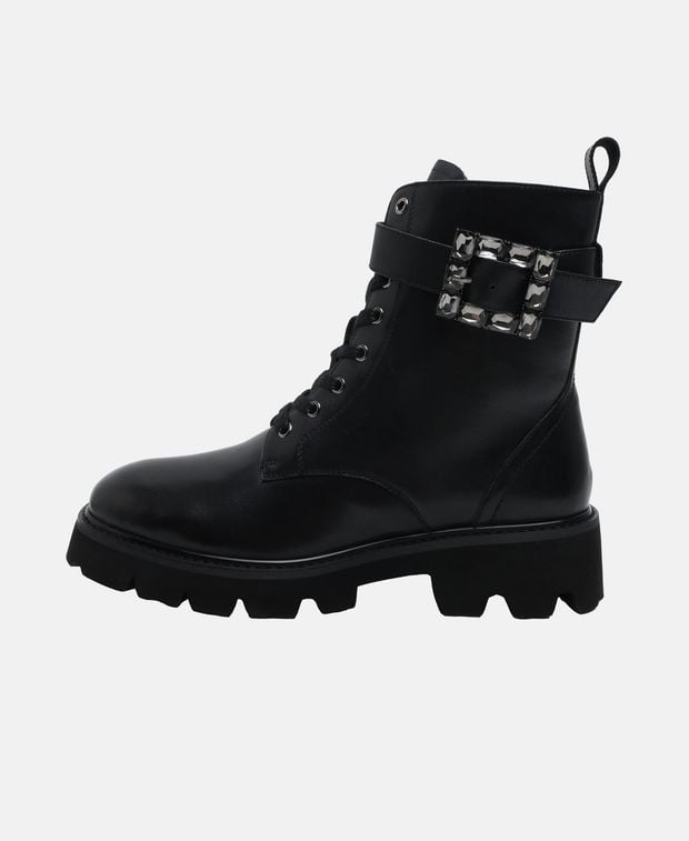 Schnürstiefeletten
