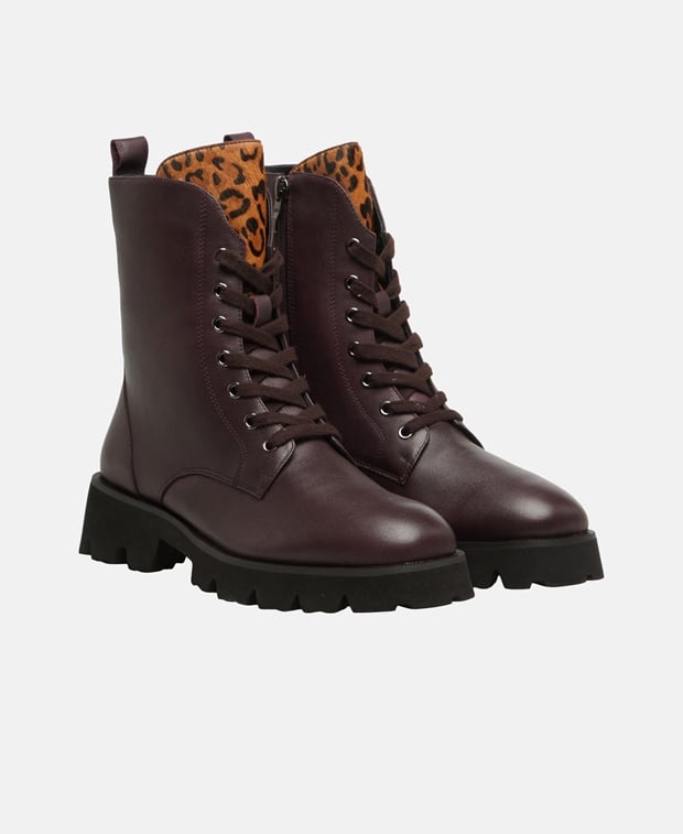 Schnürstiefeletten