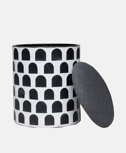 Hocker mit Stauraum