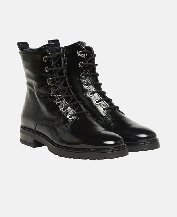 Schnürstiefeletten