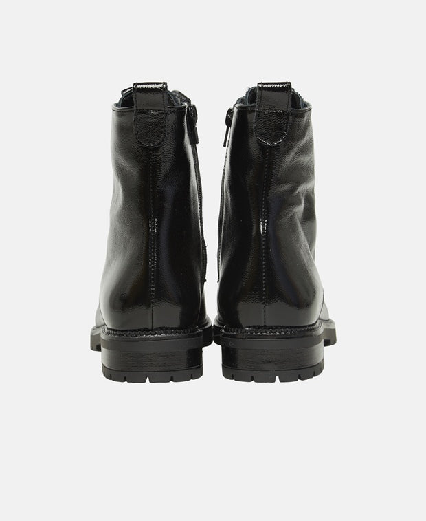 Schnürstiefeletten