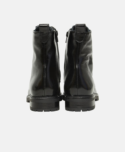 Schnürstiefeletten