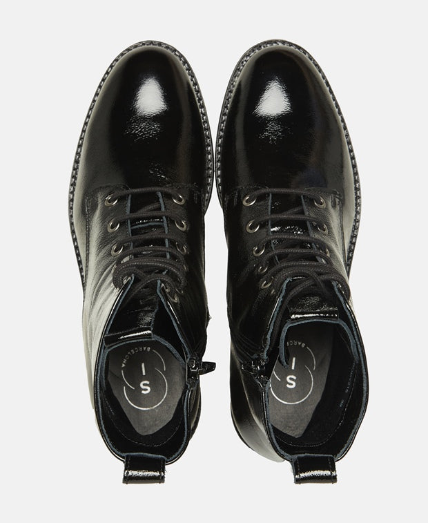 Schnürstiefeletten