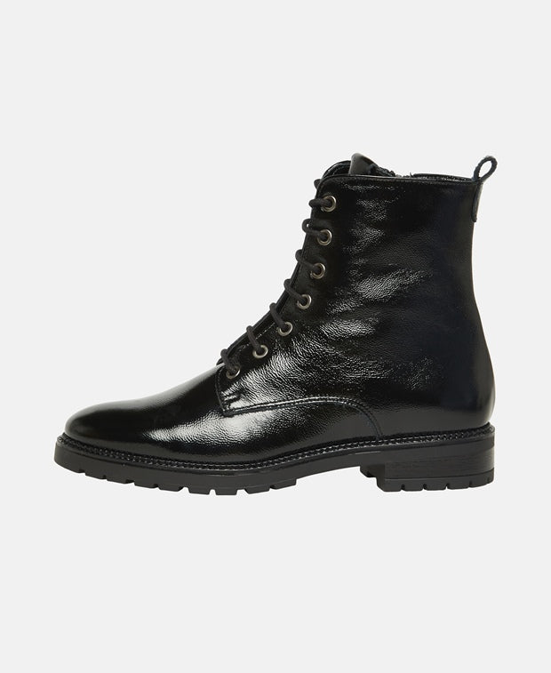 Schnürstiefeletten