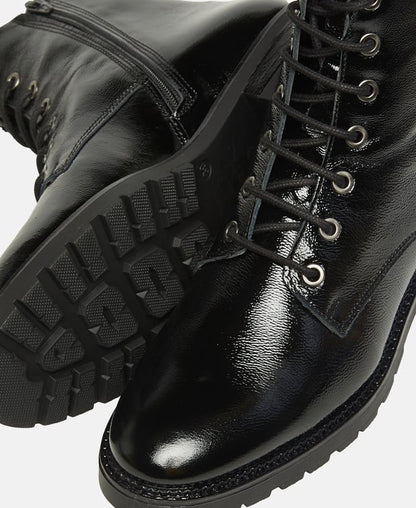 Schnürstiefeletten