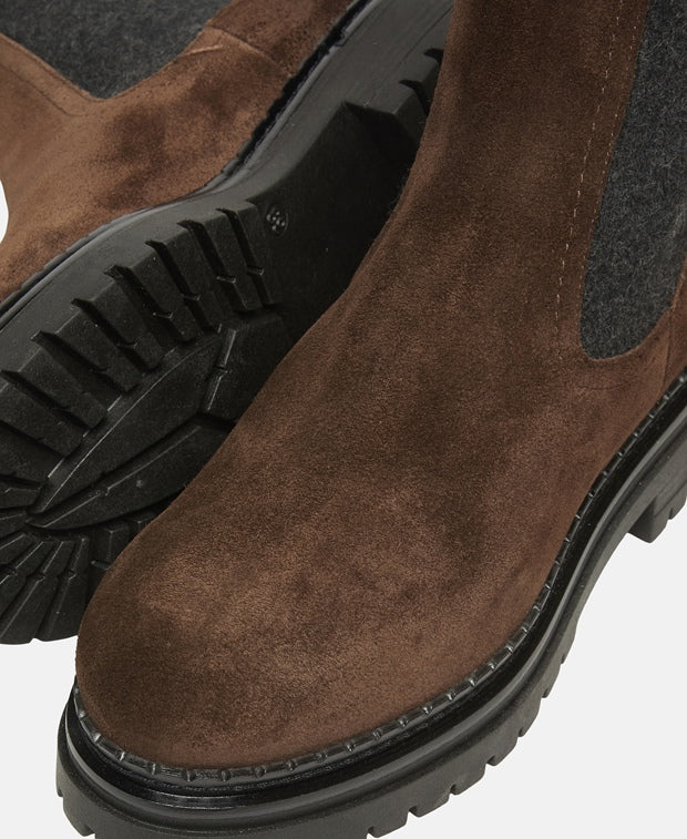 Chelsea Boots