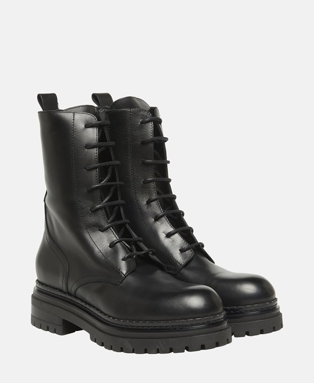 Schnürstiefeletten