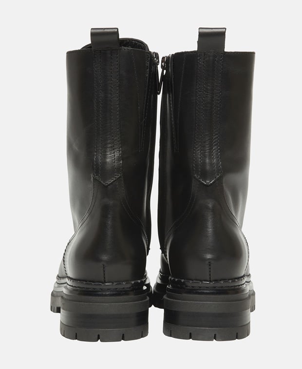 Schnürstiefeletten