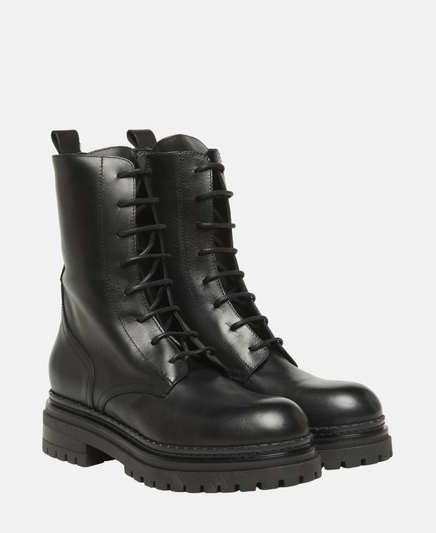 Schnürstiefeletten