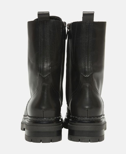 Schnürstiefeletten